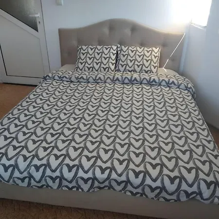 Cozy 2 Bedroom With Terrace Near The Beach And Park * Varna