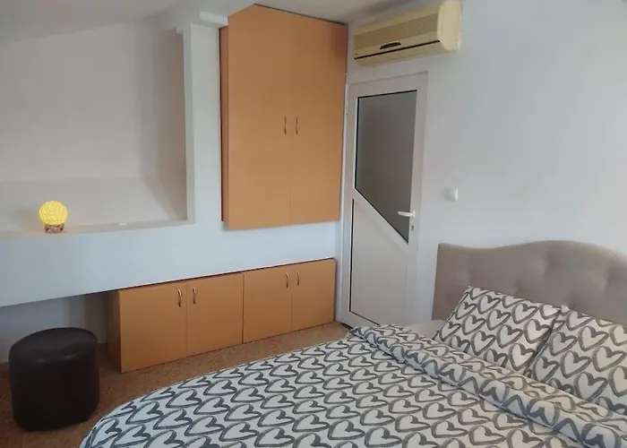 Apartament Cozy 2 Bedroom With Terrace Near The Beach And Park Warna